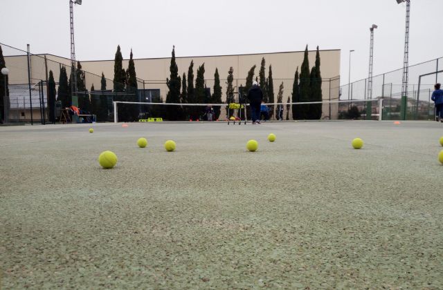 El Ayuntamiento renovará el pavimento de las pistas de tenis de Puerto Lumbreras - 2, Foto 2