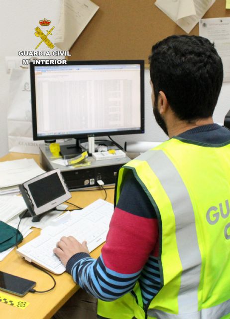 La Guardia Civil detiene a un joven como presunto autor de los delitos continuados de amenazas y coacciones - 1, Foto 1
