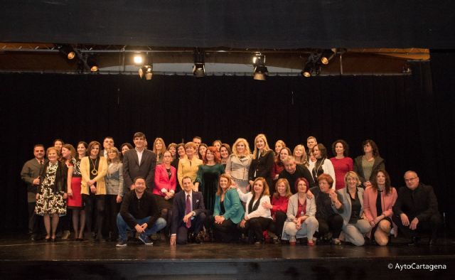 Cuarenta y dos nuevos funcionarios y funcionarias municipales toman posesion - 1, Foto 1