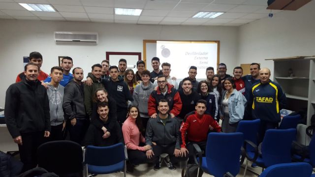 Protección Civil forma a los alumnos del TAFAD del IES Salvador Sandoval en primeros auxilios - 5, Foto 5