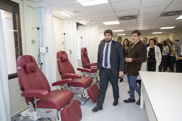 López Miras: La remodelación del área quirúrgica del hospital de Caravaca permitirá realizar unas 300 operaciones más al año - 2, Foto 2