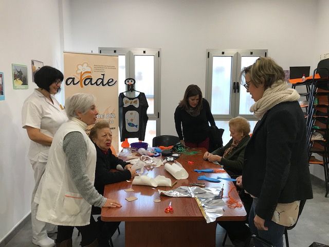 Diputadas del PP regional visitan el Centro de Día de AFADE - 1, Foto 1