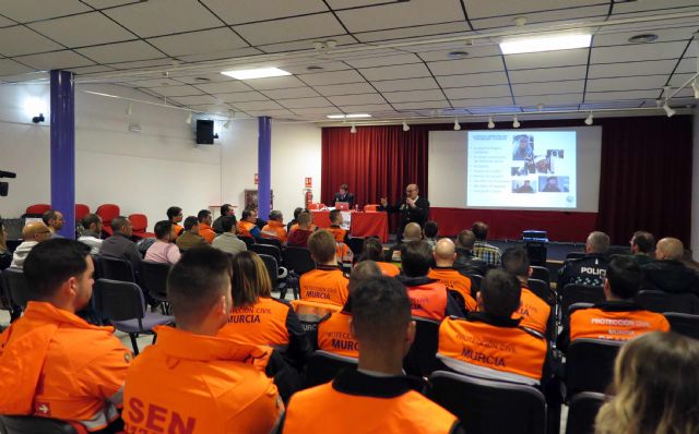 Unas 150 personas de los Cuerpos de Seguridad y servicios de Emergencia participan en la jornada técnica sobre terrorismo impartida por José María Gil - 1, Foto 1
