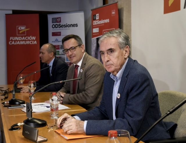 Ramón Jáuregui ofrece una charla sobre responsabilidad social empresarial en el marco del proyecto ODSesiones UMU - 1, Foto 1