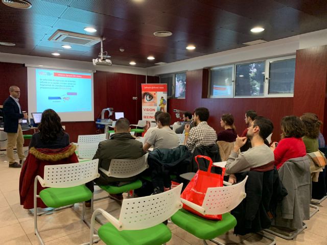 El hospital Reina Sofía acoge el primer curso regional de simulación quirúrgica para residentes de Oftalmología - 1, Foto 1