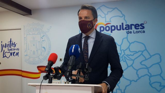 Fulgencio Gil propone que el ayuntamiento exima del pago de impuestos y tasas municipales a comerciantes, hosteleros y autónomos afectados por la crisis del Covid-19 y la entrega de las ayudas de 2.000 euros - 1, Foto 1