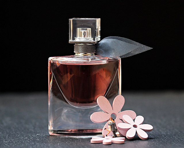 Hasta un 80% de ahorro, una de las claves del éxito de los perfumes de imitación de Esenzzia - 1, Foto 1