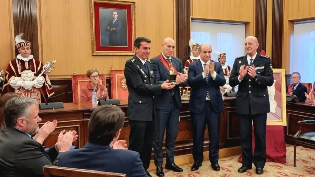 La Policía Nacional recibe la Medalla de Oro de la ciudad de León - 1, Foto 1
