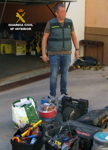 La Guardia Civil esclarece en San Pedro del Pinatar una decena de robos en vehículos - 1, Foto 1