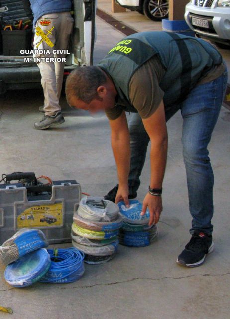 La Guardia Civil esclarece en San Pedro del Pinatar una decena de robos en vehículos - 2, Foto 2