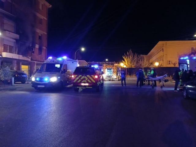 Servicios de emergencias intervienen en un incendio en Molina de Segura - 1, Foto 1