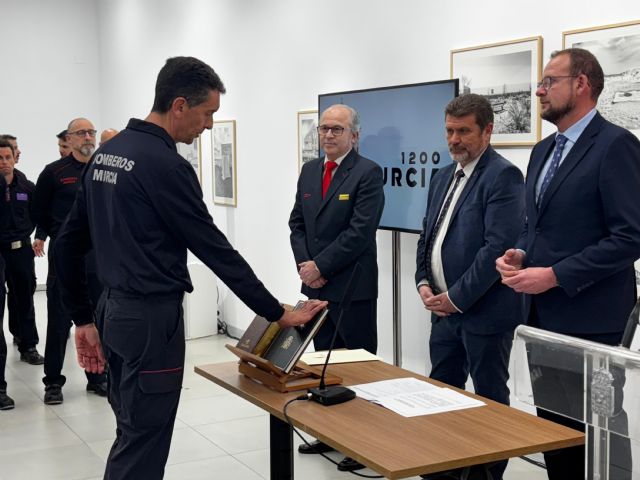 Bomberos de Murcia refuerza su plantilla con la toma de posesión de 25 nuevos cabos, suboficiales y sargentos por promoción interna - 4, Foto 4