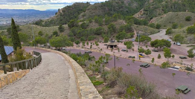 Alumnos y monitores de la Escuela Taller ponen a punto el parque de la Salud de La Hoya para la romería - 5, Foto 5