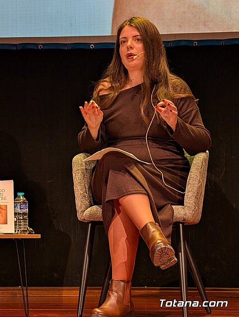 Laura Acosta convierte su duelo perinatal en voz colectiva con Tu hueco en mi vientre, Foto 7