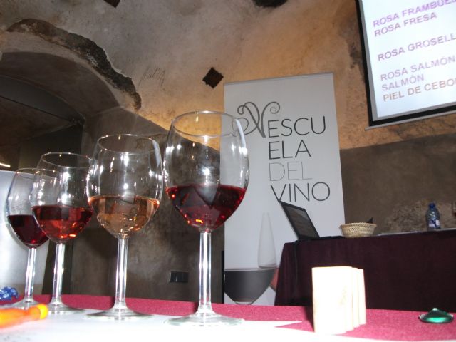 El Ayuntamiento apuesta por la formación en el sector hostelero, ofertando el certificado de profesionalidad de Sumillería para desempleados - 1, Foto 1