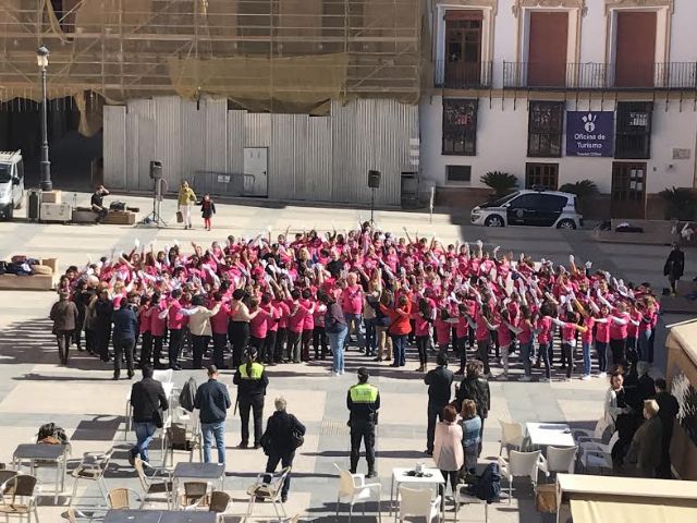 Más de 200 personas participan en la actividad Latidos de Igualdad creando un corazón como símbolo de apoyo a las víctimas de violencia de género - 1, Foto 1
