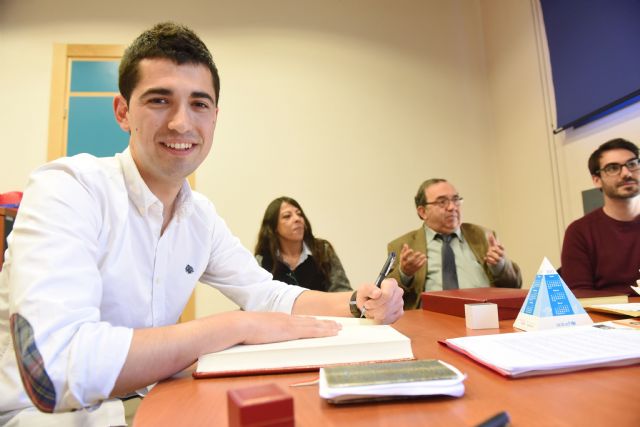 Alumno de la Universidad de Murcia, número 1 en el examen MIR - 1, Foto 1