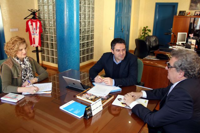 El alcalde mantiene un primer contacto institucional con el delegado territorial de la ONCE en la Región de Murcia - 4, Foto 4