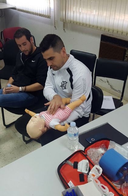 Las Torres de Cotillas ya ha formado a 40 monitores deportivos en el manejo de desfibriladores semiautomáticos - 3, Foto 3