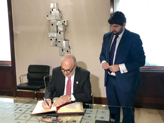 Fernando López Miras recibe al embajador de Colombia en España - 2, Foto 2