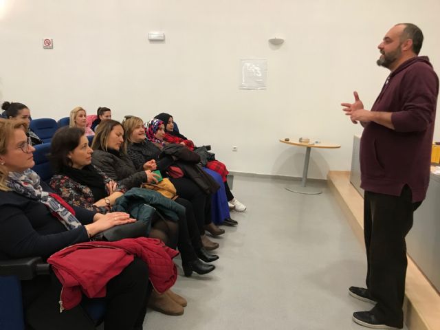 Formación de las familias, uno de los fines de la Escuela de Madres y Padres del municipio - 2, Foto 2