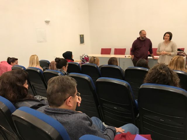 Formación de las familias, uno de los fines de la Escuela de Madres y Padres del municipio - 4, Foto 4