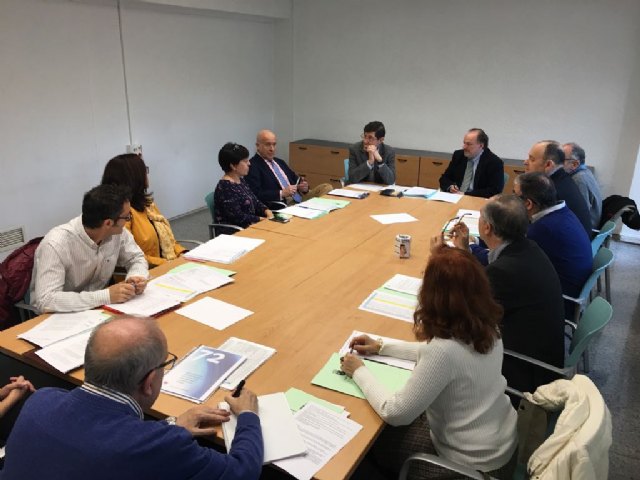 Salud constituye la mesa de trabajo para favorecer la mejor asistencia a los afectados  por el amianto - 1, Foto 1