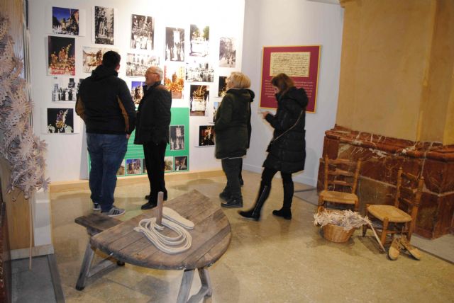 El ‘Paso Blanco’ conmemora sus cinco siglos de historia con una exposición en la Compañía de Jesús - 1, Foto 1