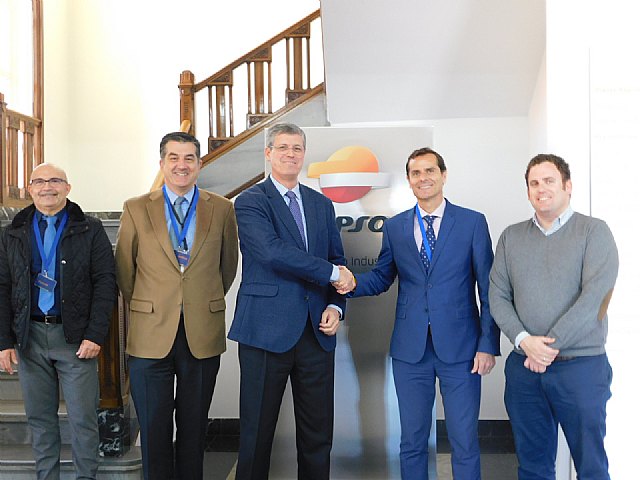 El COIIRM reivindica la importancia de los Ingenieros Industriales en la definición y gestión de proyectos en su visita a Repsol - 1, Foto 1