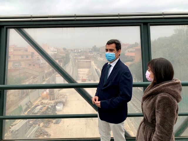 El Gobierno regional advierte que la vertebración ferroviaria de la Región solo se conseguirá con el soterramiento integral - 1, Foto 1