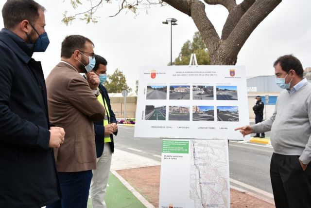 El alcalde de Lorca destaca que la actuación en la carretera de Caravaca mejora la entrada a la ciudad por esta zona integrando el usoviarioy peatonal y creando un carril bici - 1, Foto 1