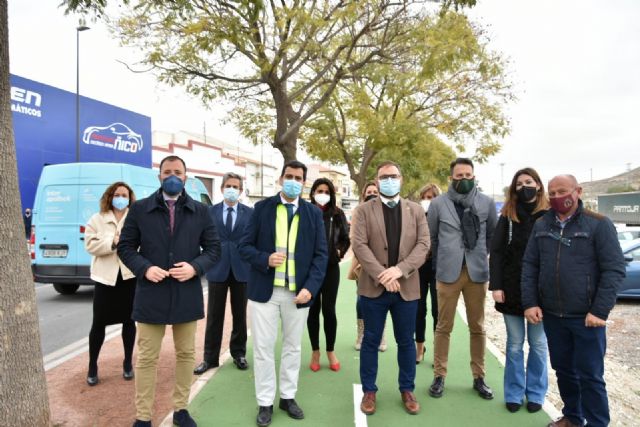 El alcalde de Lorca destaca que la actuación en la carretera de Caravaca mejora la entrada a la ciudad por esta zona integrando el usoviarioy peatonal y creando un carril bici - 2, Foto 2