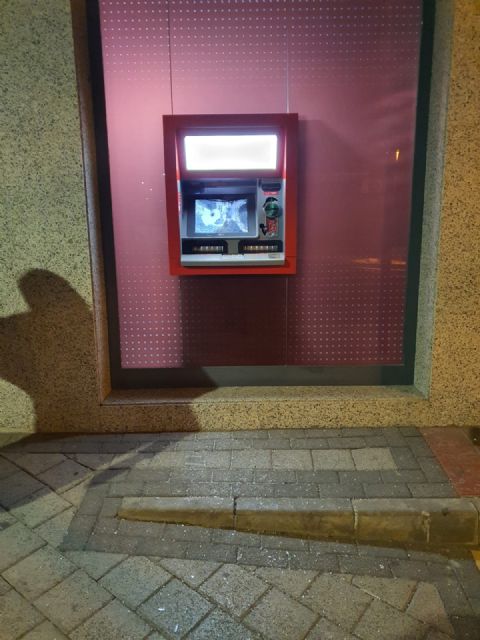 La Policía Local de Puerto Lumbreras detiene a un individuo que causó daños en dos cajeros automáticos - 1, Foto 1
