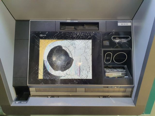 La Policía Local de Puerto Lumbreras detiene a un individuo que causó daños en dos cajeros automáticos - 4, Foto 4