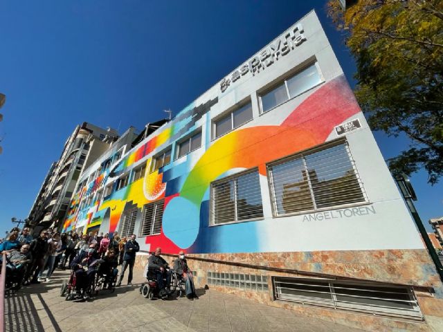 Una obra del artista murciano Ángel Toren decora la fachada de Aspaym - 1, Foto 1