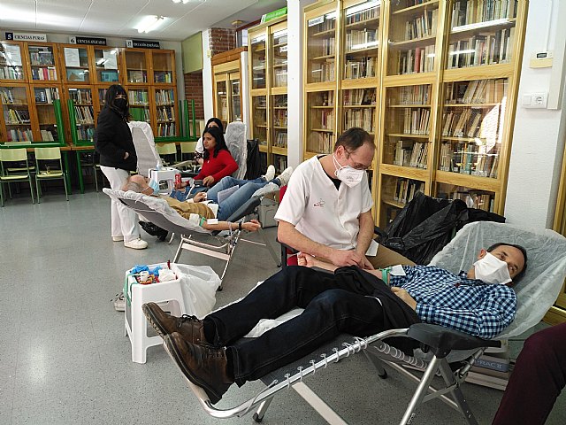 Donación de sangre en el IES Ben Arabí: ¡¡Alumnos más solidarios y altruistas!! - 1, Foto 1