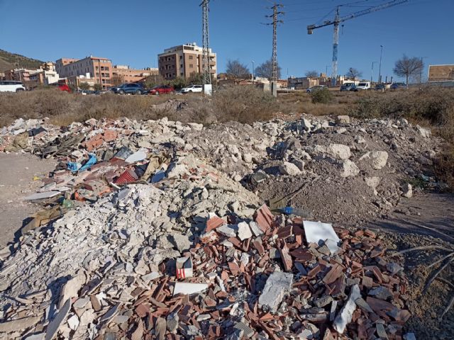 La entrada a Lorca por La Viña convertida en una escombrera incontrolada - 2, Foto 2