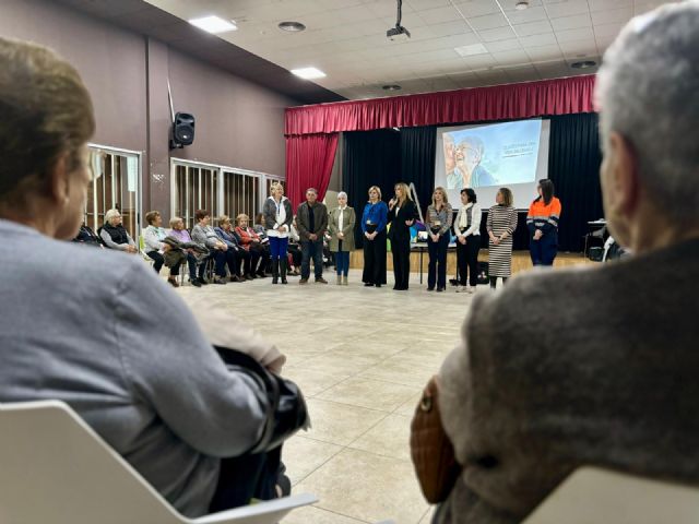Medio centenar de personas mayores participan en la primera Aula de Experiencia de este 2025 organizada por el Servicio de Teleasistencia del Ayuntamiento de Murcia - 1, Foto 1
