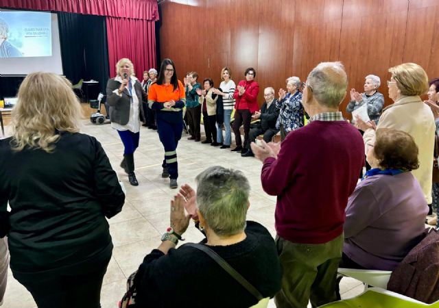 Medio centenar de personas mayores participan en la primera Aula de Experiencia de este 2025 organizada por el Servicio de Teleasistencia del Ayuntamiento de Murcia - 4, Foto 4