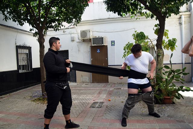 De la parihuela al canasto de oro el trabajo costalero antes de la procesión de Sevilla - 4, Foto 4
