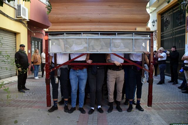 De la parihuela al canasto de oro el trabajo costalero antes de la procesión de Sevilla - 5, Foto 5