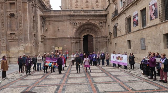 La Revuelta de Mujeres de la Iglesia en Murcia reúne a un centenar de personas bajo el lema Este es mi cuerpo - 3, Foto 3