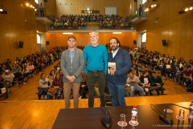 Alejandro Palomas llega al Mandarache dispuesto a cambiar vidas - 1, Foto 1
