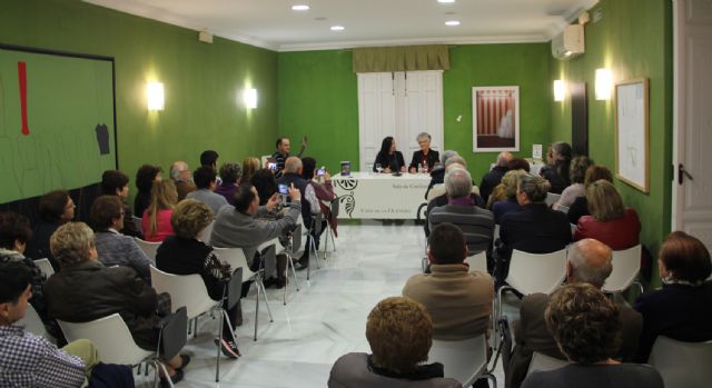 La poeta lumbrerense Carmen Martínez presenta su nuevo libro Getsemaní, mi pasión - 2, Foto 2