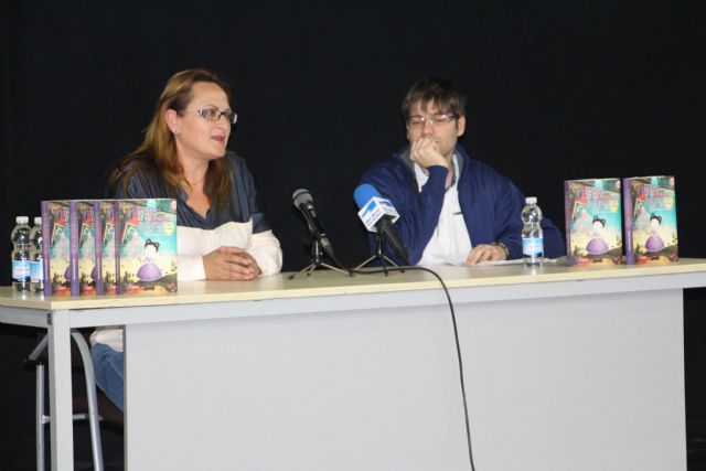 El pinatarense Miguel Martínez presenta su novela Títere Triste - 1, Foto 1