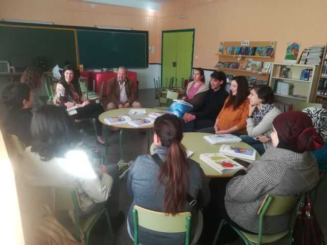 La Comunidad desarrolla el programa de parentalidad positiva con 30 familias de la Región - 1, Foto 1