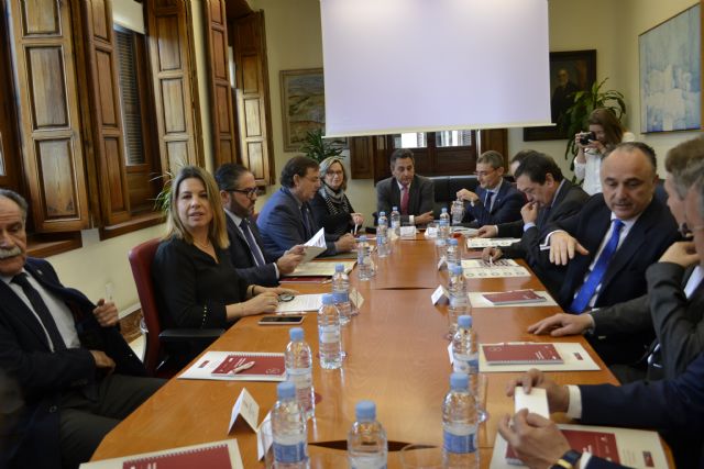 La UMU se reúne con empresas líderes para conocer sus necesidades y mejorar la empleabilidad de los universitarios - 2, Foto 2