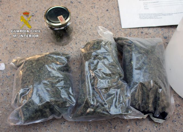 La Guardia Civil desmantela un punto de venta de droga al menudeo en Cehegín - 3, Foto 3