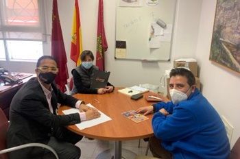 La concejala de Servicios Sociales se reúne con responsables de D´Genes para conocer los próximos proyectos y las principales necesidades de esta asociación - 1, Foto 1