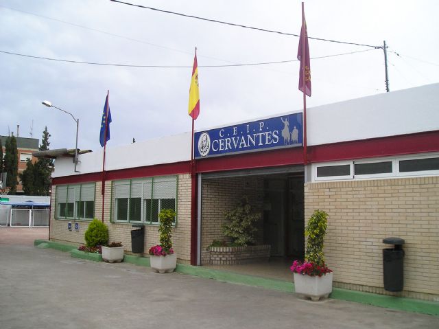 El Ayuntamiento torreño cambiará la cubierta de amianto del colegio Cervantes - 1, Foto 1